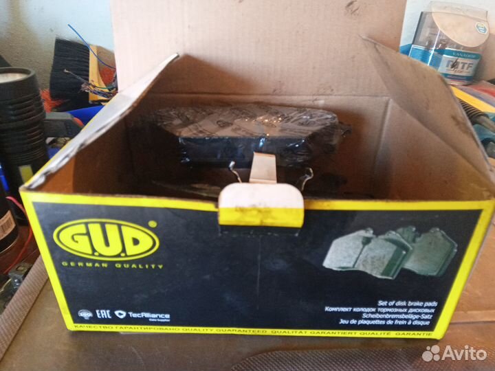 Тормозные колодки передние skoda Octavia