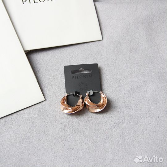Км Изысканные вечерние серьги Pilgrim