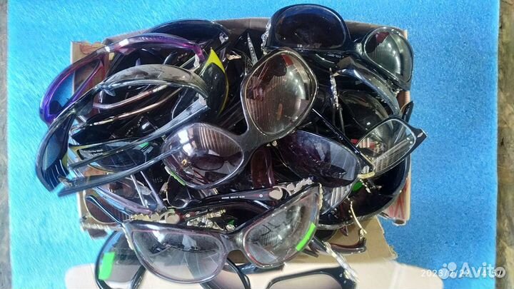 Очки солнцезащитные