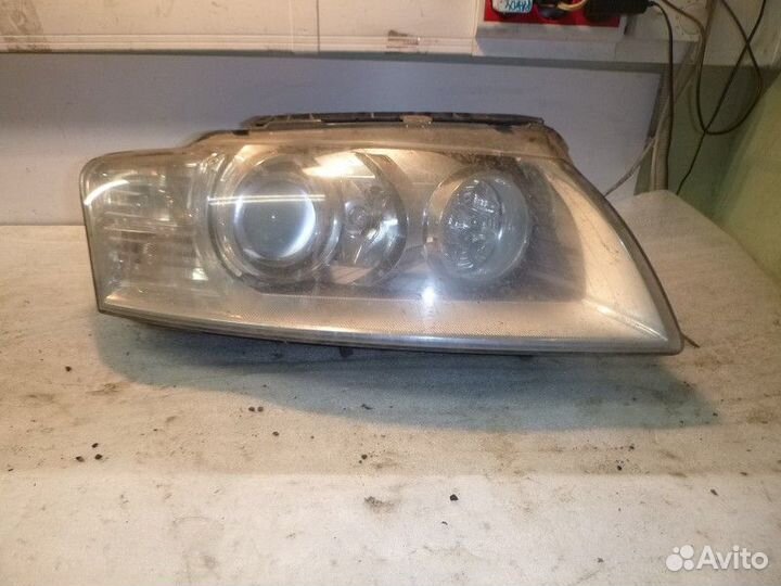 Фара правая audi A8 D3 2002