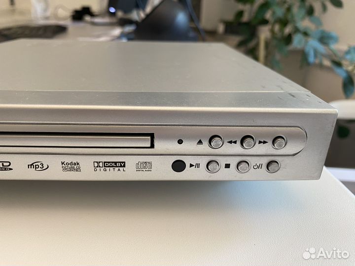 Dvd проигрыватель Elenberg dvdp-2402 c пультом