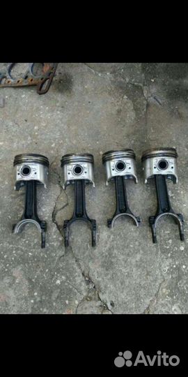 Продам поршневую с шатунами новые в отличном