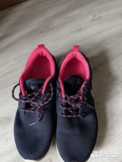 Кроссовки nike roshe run 38р, (24см)оригинал