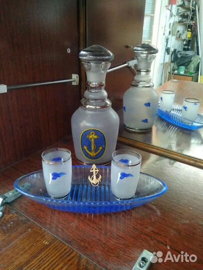 Графин и рюмки