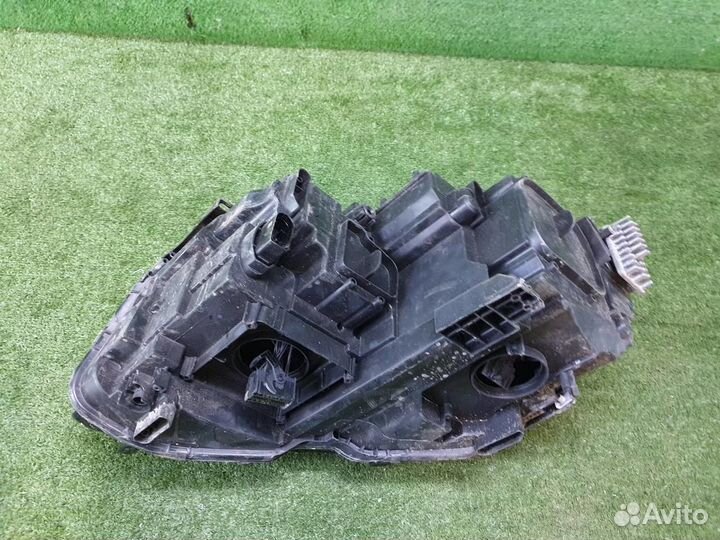 Фара правая Volkswagen Tiguan