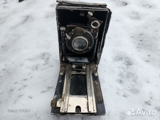 Старинный фотоаппарат