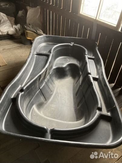 Пруд садовый