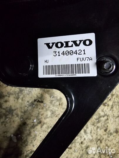 Кронштейн радара Volvo s80 v70 xc70 31300546