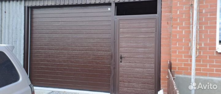 Секционные гаражные ворота Alutech