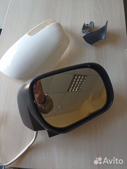 Зеркало заднего вида Toyota Rav4