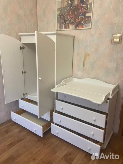 Детский комод с пеленальным столиком и шкаф