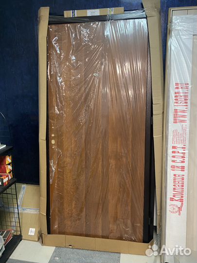 Входная дверь металлическая новая