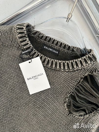 Кофта рваная Balenciaga