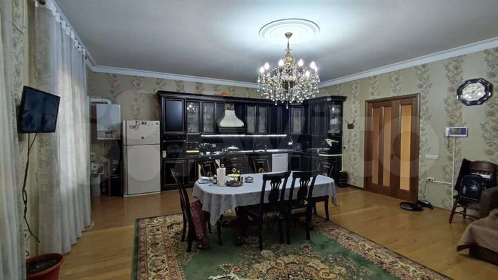 Дом 450 м² на участке 2,8 сот.