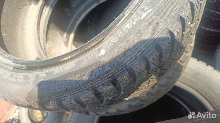 Dunlop SP Winter Ice 03 235/45 R18