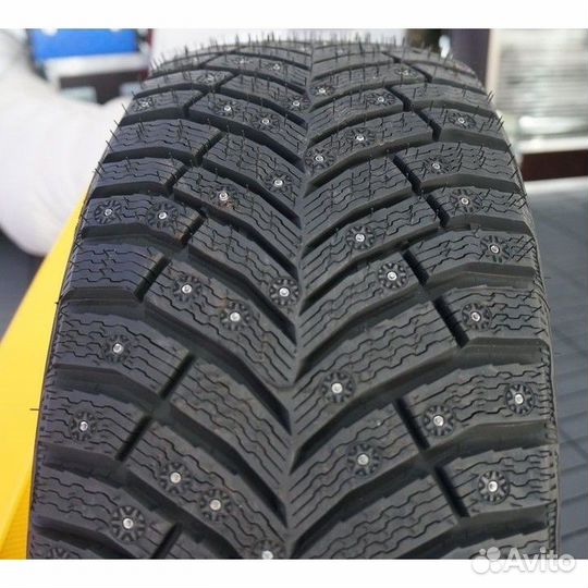 Michelin X-Ice North 4 215/50 R17 113
