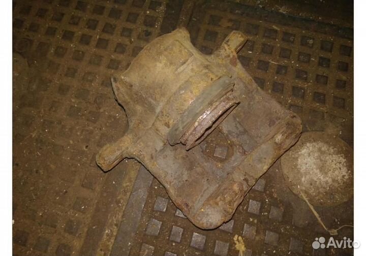 Суппорт передний правый Mercedes-Benz W201