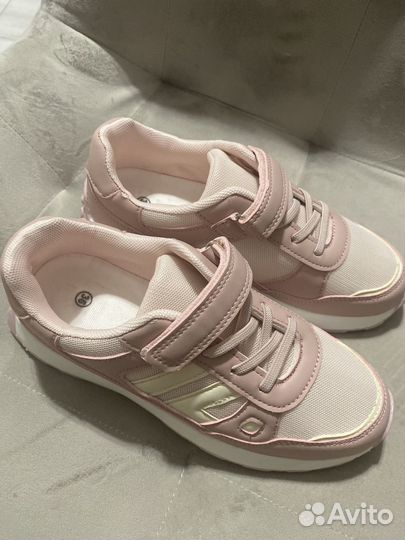 Кроссовки 36