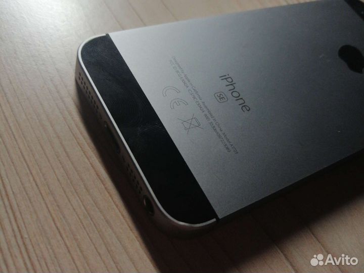 iPhone SE, 16 ГБ