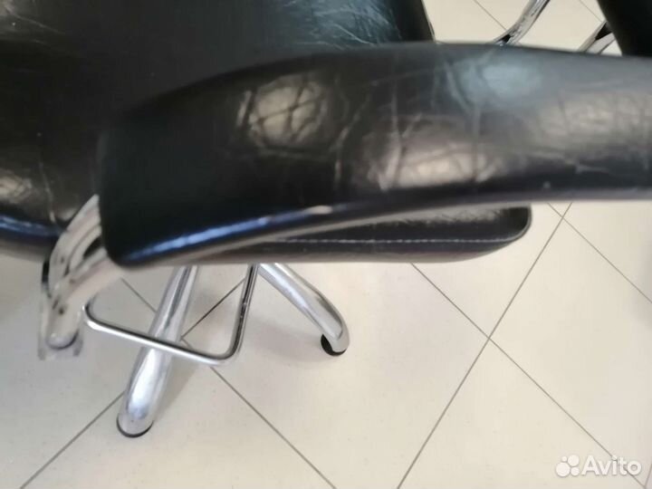 Парикмахерское кресло