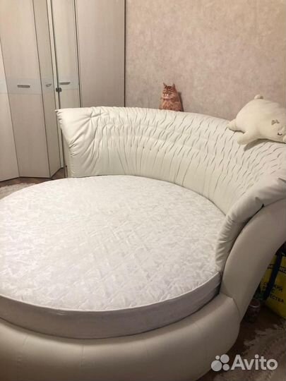 Круглая кровать матрасом
