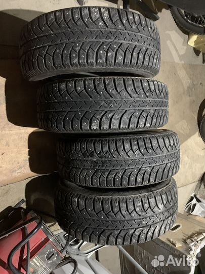 Bridgestone Ice Cruiser 7000 205/60 R16 92