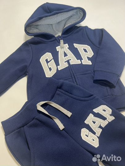 Костюм gap с начесом новый 98 см