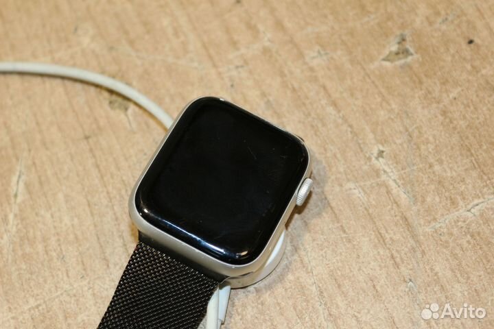Смарт-часы Apple Watch Series 5 44mm