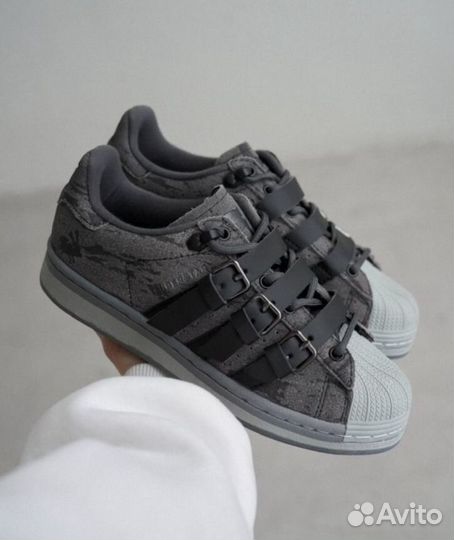 Adidas Superstar rabbit hole