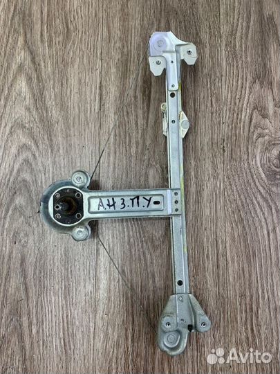 Стеклоподъемник задний правый Opel Astra H