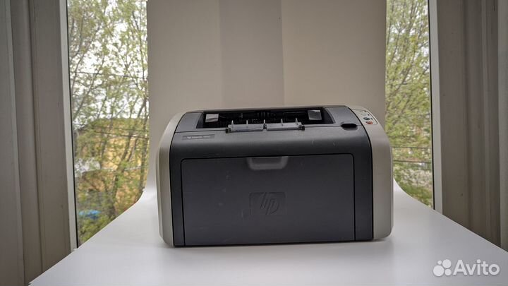 Принтер лазерный HP laserjet 1010 + 100%картридж
