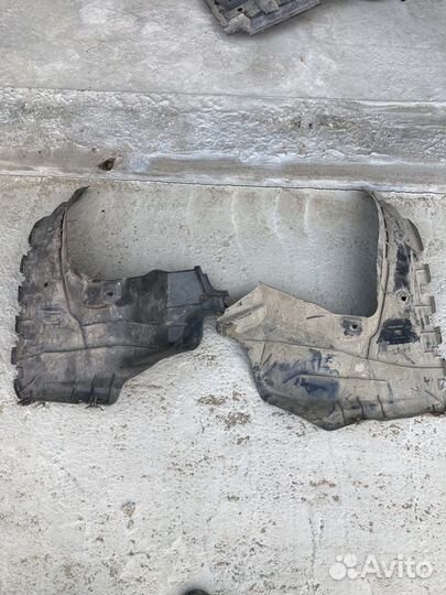 Пыльник заднего бампера Toyota Highlander 2