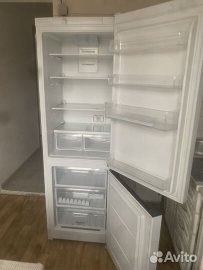 Холодильник Indesit ds 4180 w