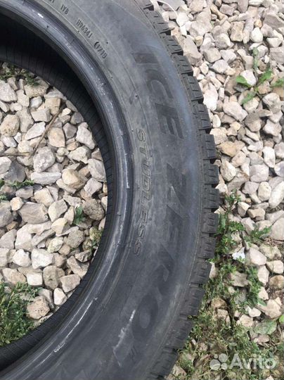 Pirelli Ice Zero 235/55 R18