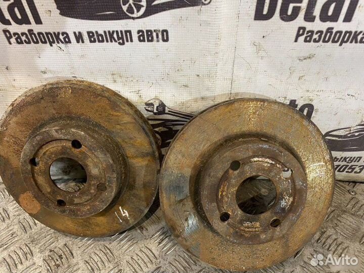 Тормозные диски переднее Toyota Corolla 2005