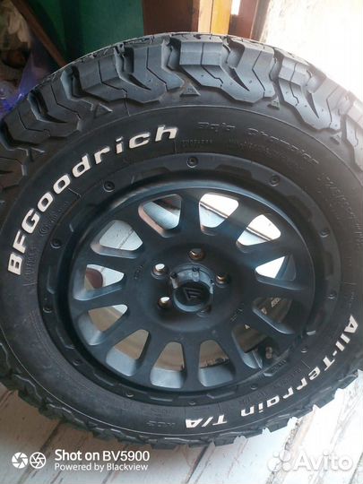 Продам резину с дискамм 245/65/17,5.114