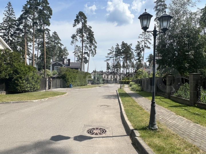 Дом 264,6 м² на участке 16,8 сот.