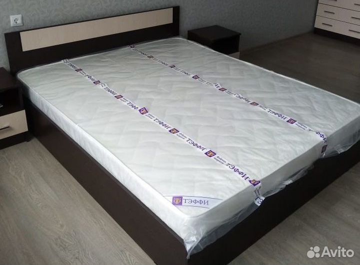 Кровать с матрасом 2-спальная