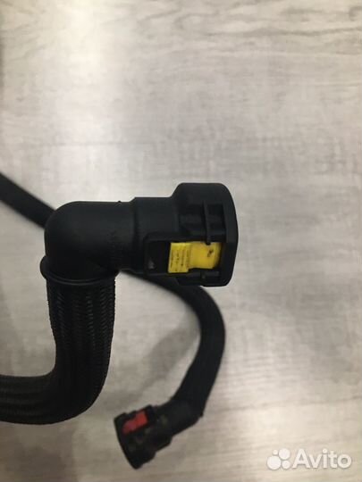 Трубка охладителя АКПП. Вольво 31368678