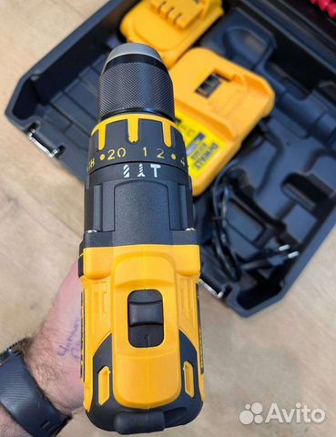 Шуруповерт dewalt 26v ударный+биты