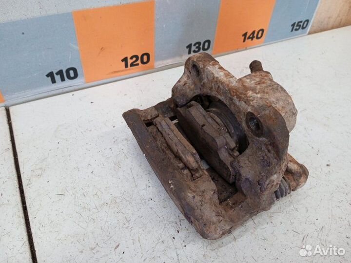 Суппорт передний левый Renault Megane 1 1.6 2000