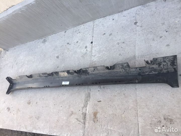 Накладка порога правая Mercedes GLC 2021