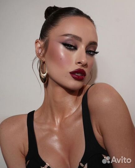 Модель на макияж