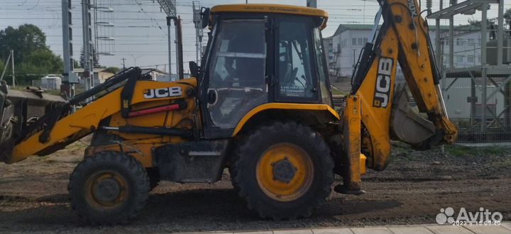 Водитель экскаватора погрузчика JCB 3cx