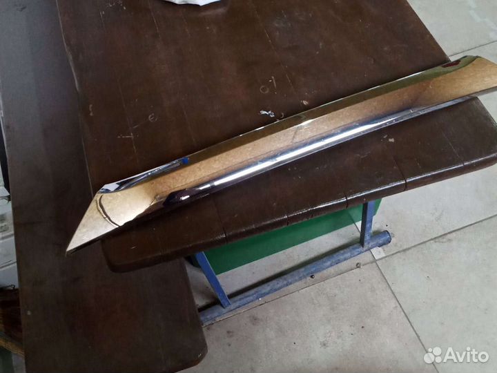 Хром крышки багажника Toyota Corolla E180