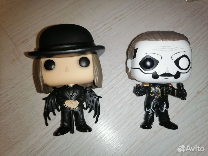 Funko pop rocks 185 ozzy и 336 Papa emeritus