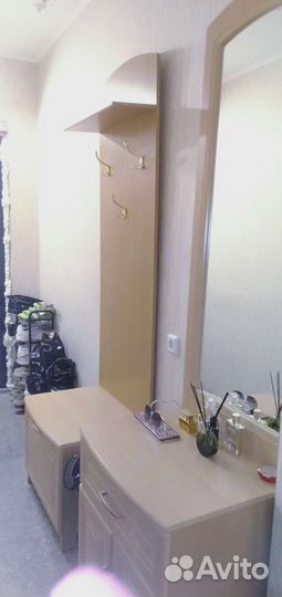 Большое зеркало (трюмо)