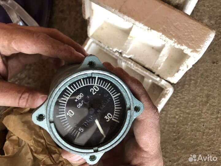 Тахометр магнитоиндукционный