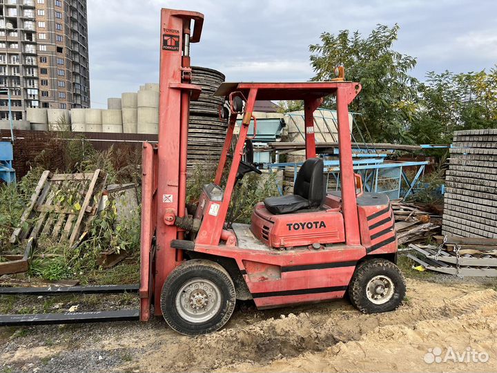 Вилочный погрузчик Toyota 02-8FGL20, 1990