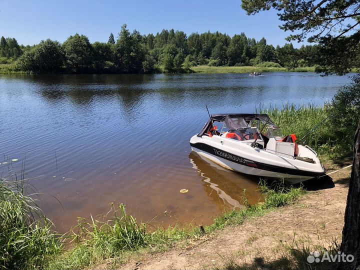 Катер, моторная лодка